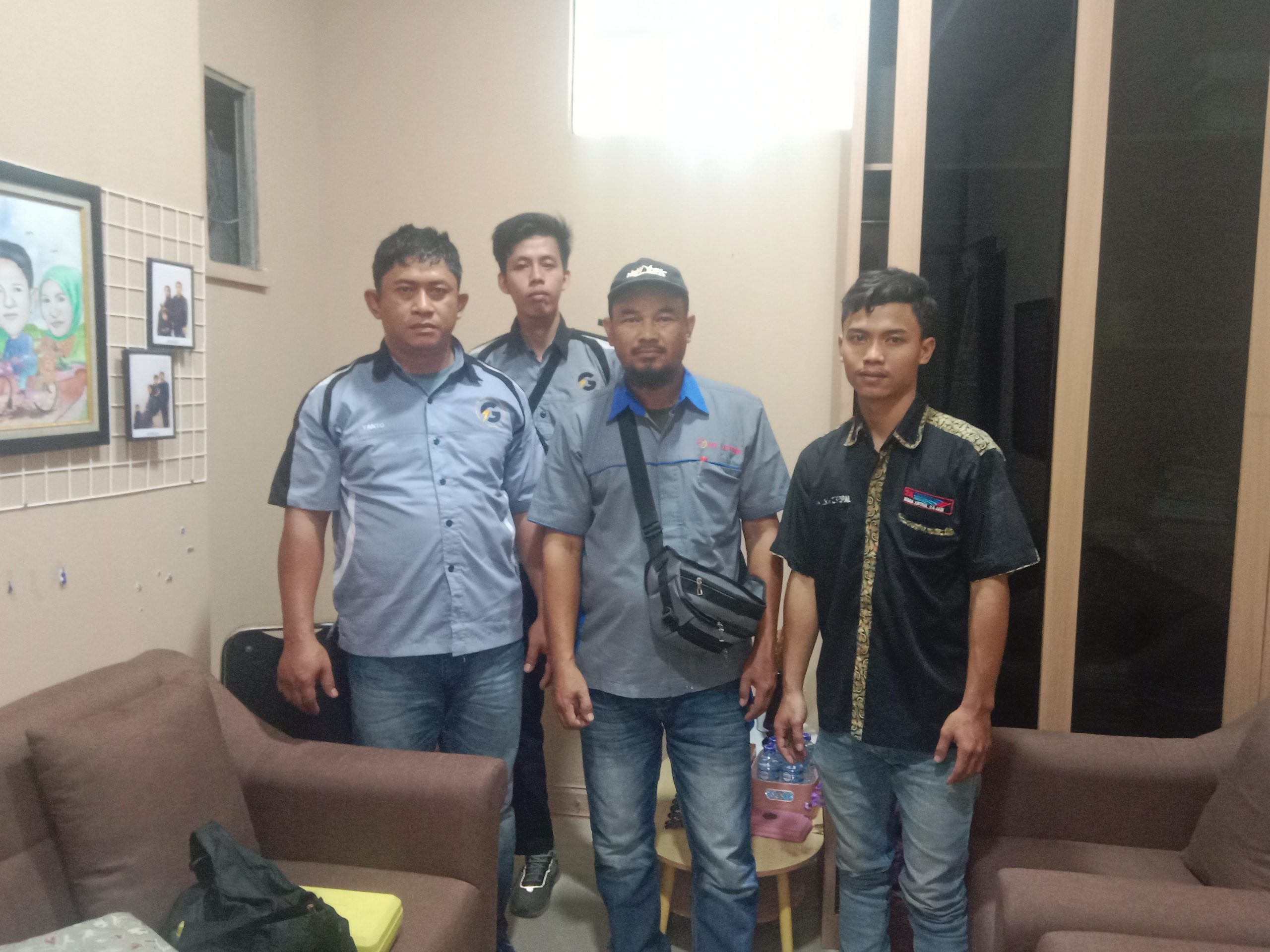 filter: 0; jpegRotation: 0; fileterIntensity: 0.000000; filterMask: 0; module:1facing:0; 
hw-remosaic: 0; 
touch: (-1.0, -1.0); 
modeInfo: ; 
sceneMode: Night; 
cct_value: 0; 
AI_Scene: (-1, -1); 
aec_lux: 51.0; 
hist255: 0.0; 
hist252~255: 0.0; 
hist0~15: 0.0;